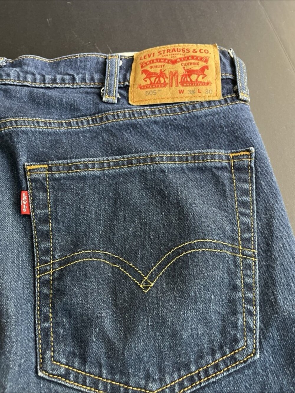 Levis 505 W38 L28 Regular Fit Straight Leg Jeans Dark Wash Blue Denim Excellent